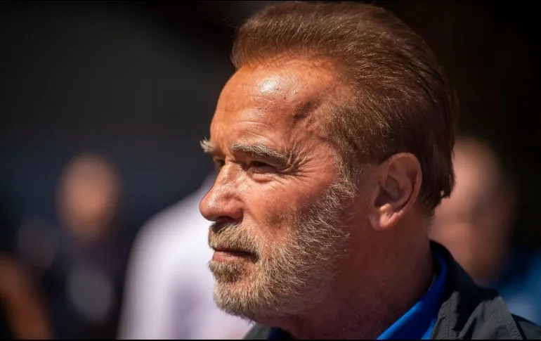 Arnold Schwarzenegger sufre un accidente múltiple en Los Ángeles.