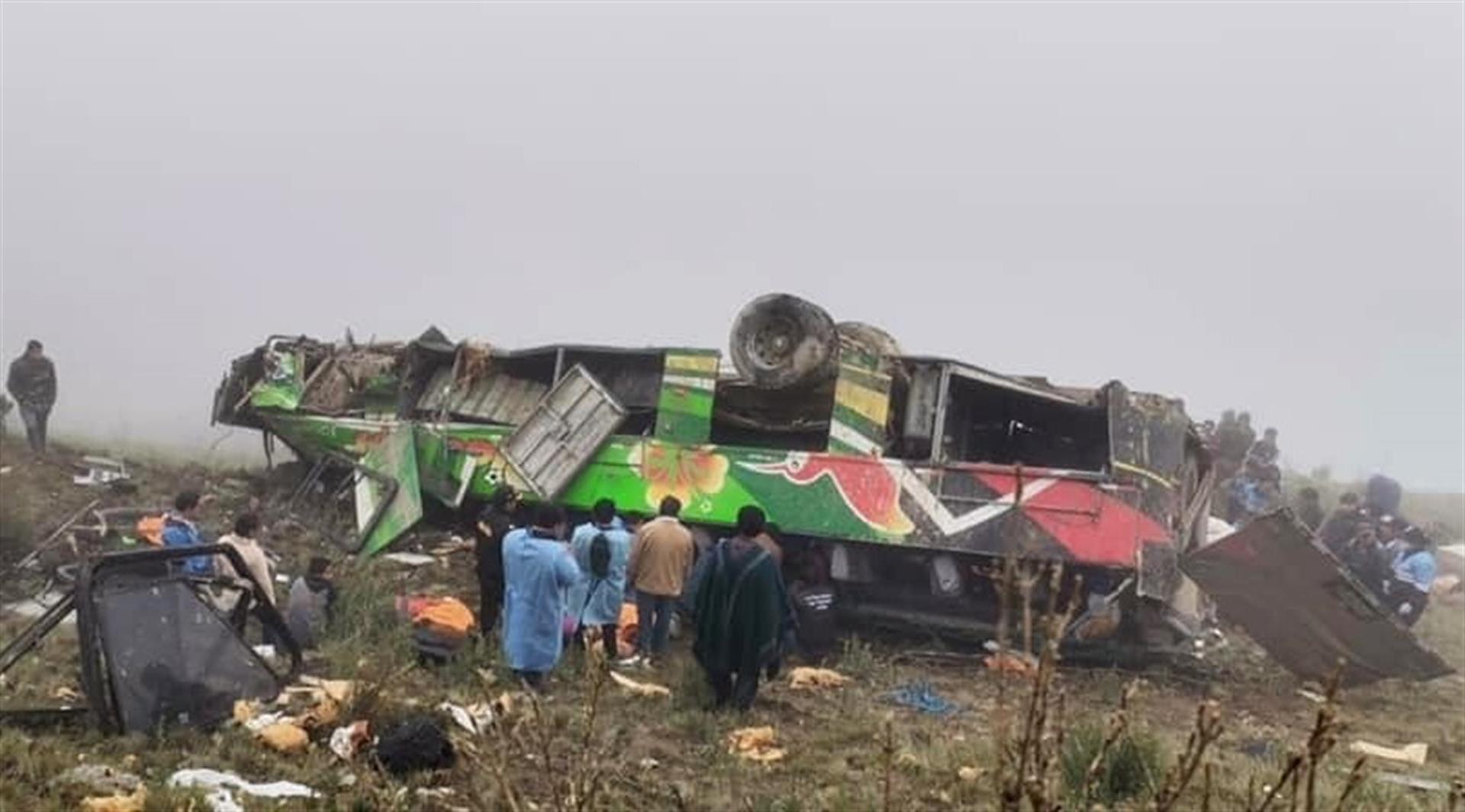 Perú: Accidente de autobús deja al menos 22 muertos y cinco desaparecidos.