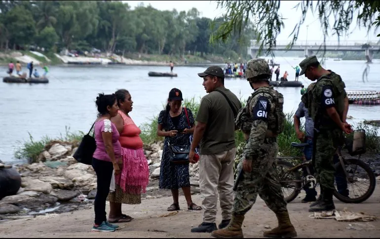 Chiapas: Detienen a decenas de migrantes durante redada en Tapachula.