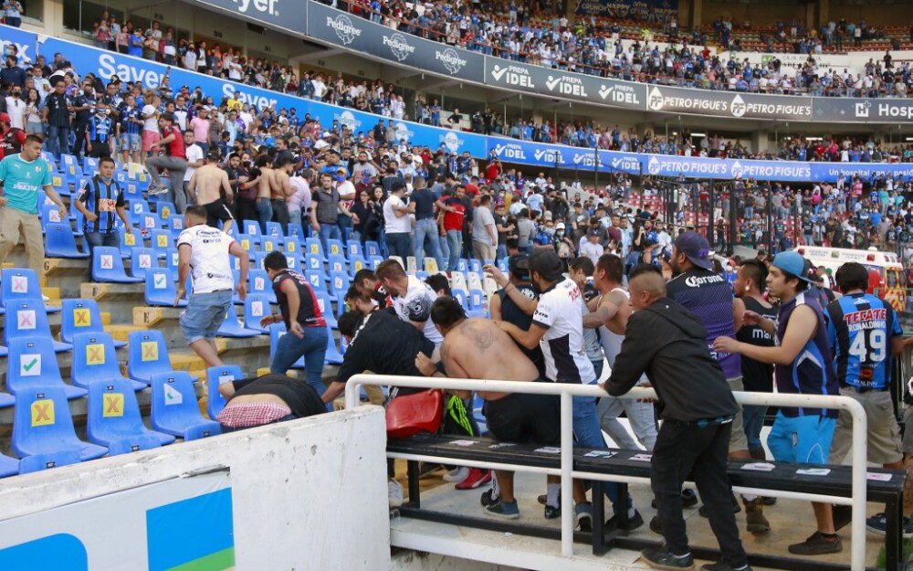 Entre insultos, golpes y sin protocolos de seguridad: así se originó la tragedia en el Estadio Corregidora.