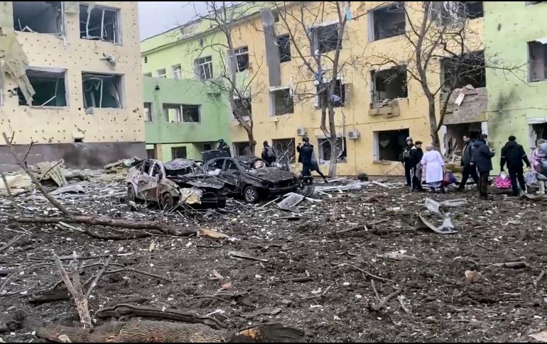 Bombardeo en hospital de Mariupol fue una “puesta en escena”, dice Moscú.