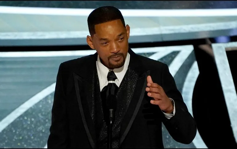 El actor Will Smith se disculpa con Chris Rock tras golpearlo en los Oscar 2022