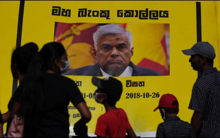 El presidente de Sri Lanka abandona el país tras masivas protestas.