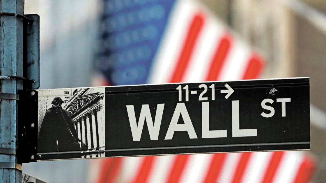 Wall Street repunta en la sesión, pero cierra semana negativa.
