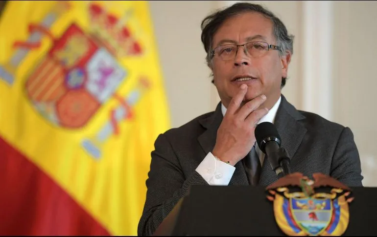 Atacan a tiros el convoy del presidente de Colombia Gustavo Petro.