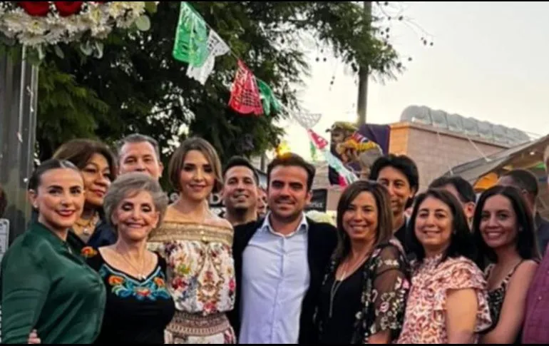 Vicente Fernández: Cuquita Abarca inaugura en Los Ángeles calle en honor al “Charro de Huentitán”