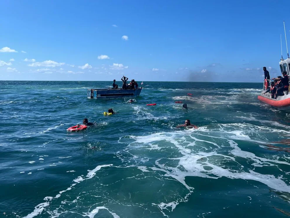 Al menos cuatro balseros cubanos murieron ahogados cuando intentaban alcanzar la costa de Florida.