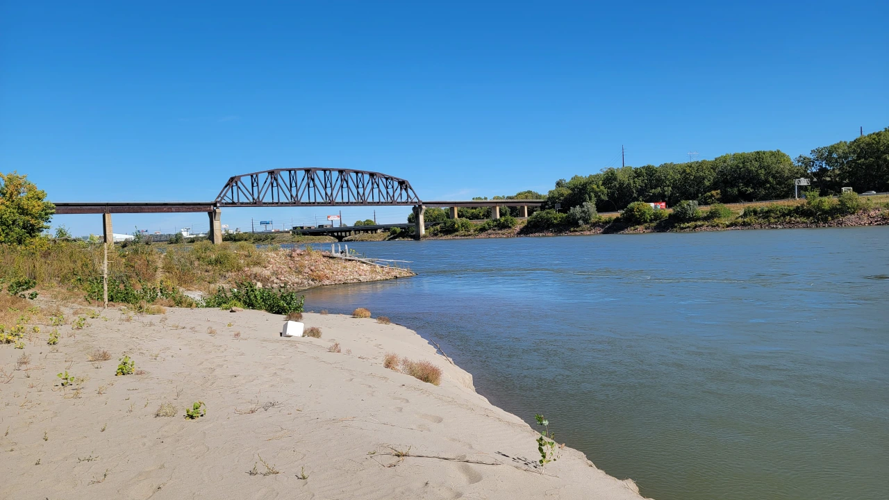 Sacan cuerpo del río Missouri cerca de Dakota City.