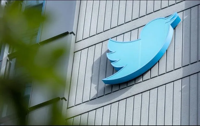 Twitter lanza Blue for Business, con marcas de verificación doradas.