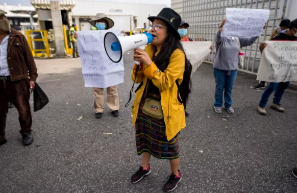 Siguen las protestas en Guatemala por la decisión del Supremo de impedir participar de las elecciones presidenciales a una mujer indígena.