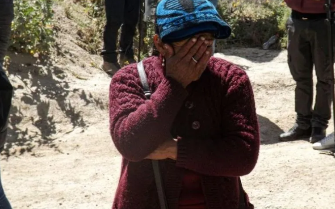 Al menos 27 personas mueren tras incendiarse una mina de oro en Perú.
