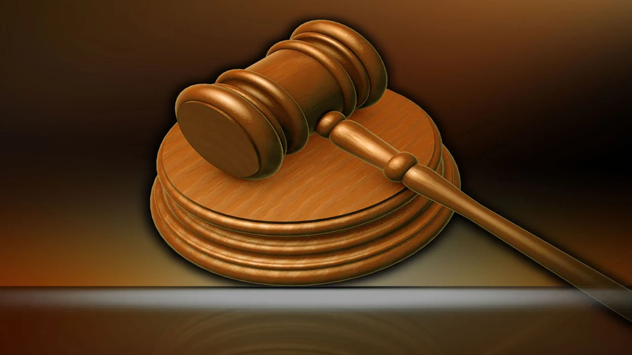 Hombre cherokee condenado a casi 30 años por abusar sexualmente.