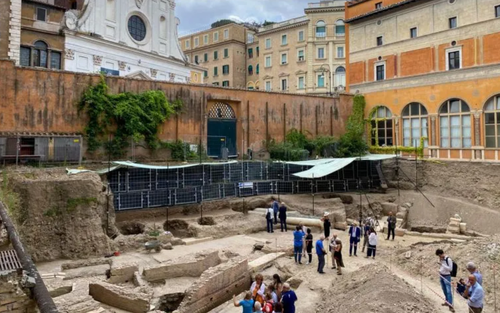 Descubren el Teatro de Nerón enterrado frente al Vaticano.