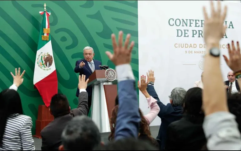 YouTube baja la mañanera de López Obrador por derechos de autor.