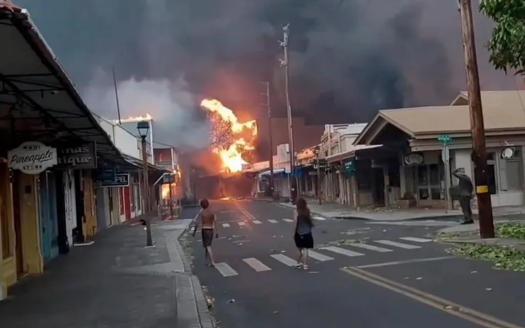 Incendio de Lahaina en Hawái deja más de 30 muertos.