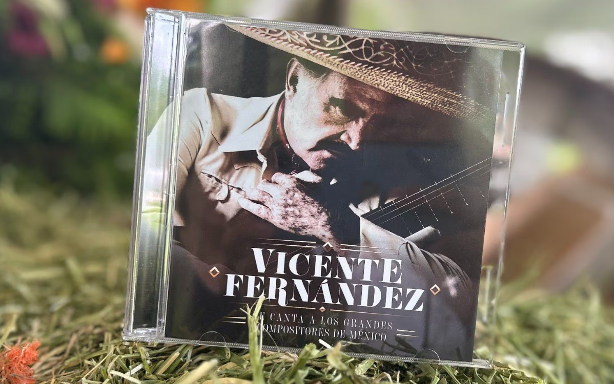Vicente Fernández le canta a los grandes compositores de México con su nuevo álbum.