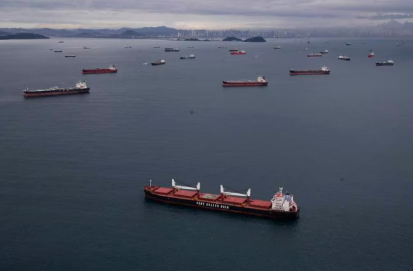 Crisis en el Canal de Panamá: ¿Cómo los embotellamientos de barcos afectan al comercio mundial?