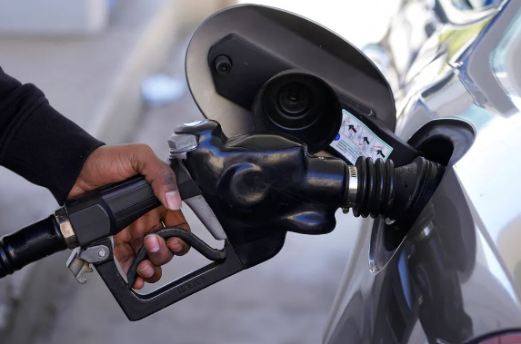 Los precios de la gasolina en Siouxland aumentan 20 centavos en una semana, la gasolinera local cree que se estancará.