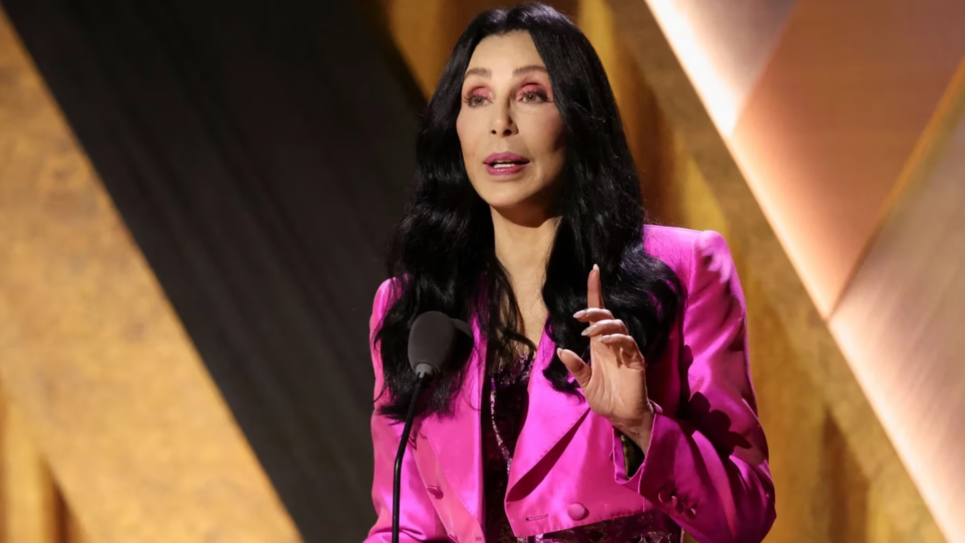 Acusaron a Cher de contratar a cuatro hombres para secuestrar a su hijo.