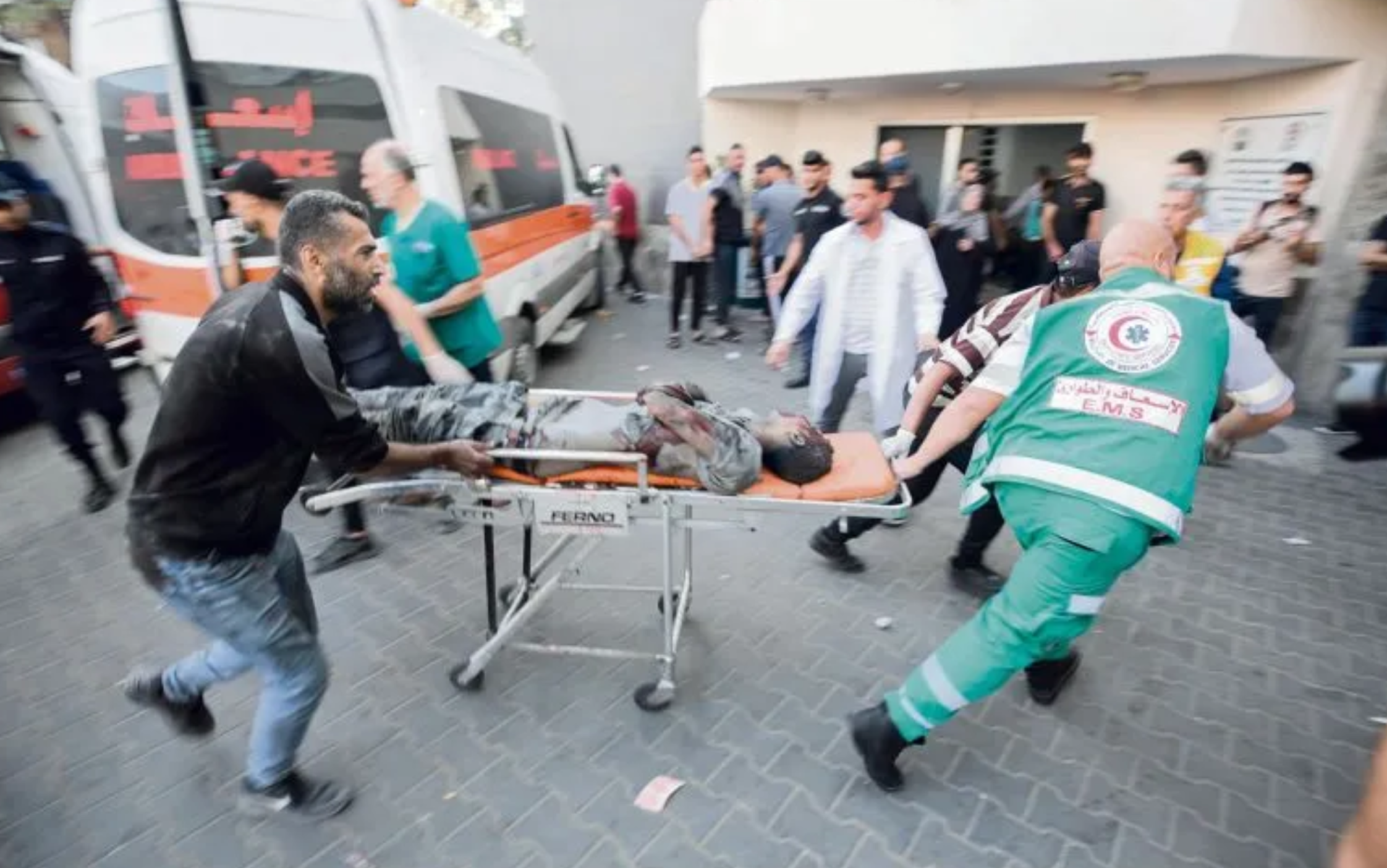 Médicos de Gaza advierten por crisis en hospitales por falta de suministros.