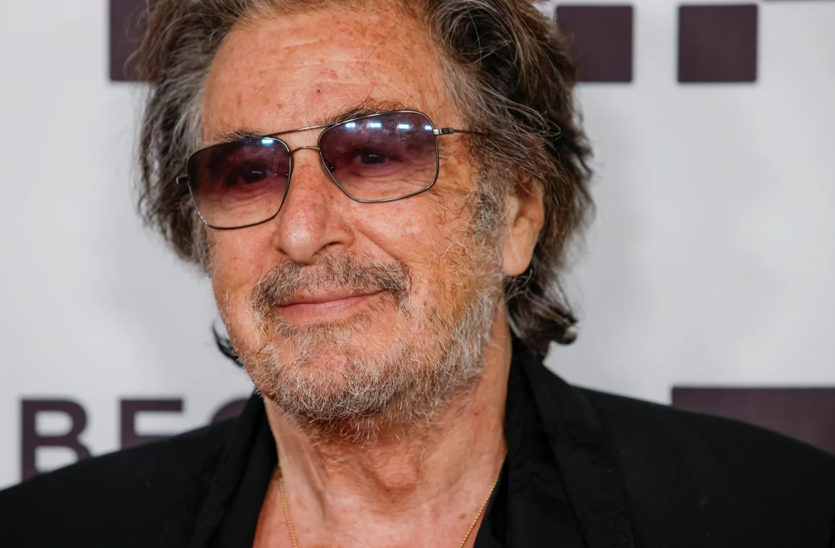 Al Pacino tendrá que pagar 30.000 dólares mensuales para la manutención del hijo que tuvo a los 83 años.
