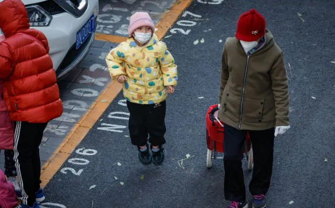 ¿Qué es la neumonía infantil que surgió en China y pone en alerta a la OMS?