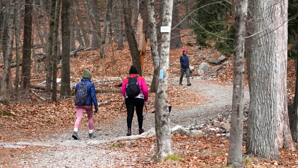 Tri-States invita a los excursionistas a realizar caminatas del primer día.