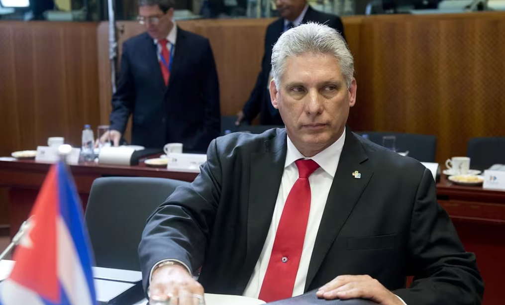 Crisis en Cuba: Miguel Díaz-Canel defendió el plan que aumentará el precio del combustible y recortará el subsidio a la canasta básica.