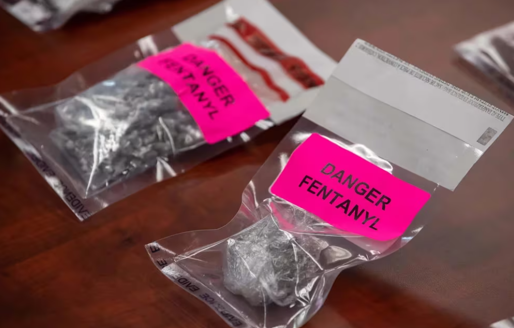 Los súper laboratorios de fentanilo en Canadá, una nueva amenaza para la epidemia de opioides en EEUU.