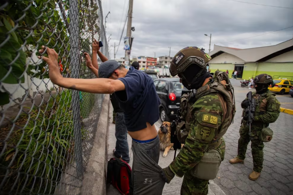 El ex líder de la Policía de Ecuador advirtió que habrá hechos más violentos.