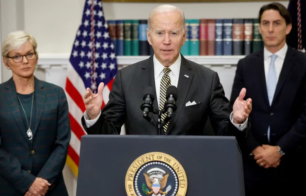 Biden solicitó al Congreso la aprobación de una reforma migratoria para cerrar la frontera con México cuando esté “colapsada”