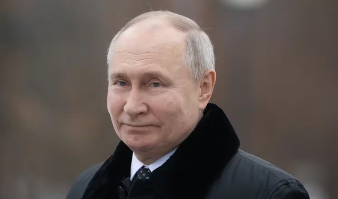 Vladimir Putin se registró formalmente como candidato para ser elegido por quinta vez como presidente Rusia.