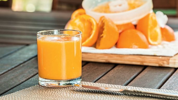 ¿Qué le pasa a mi cuerpo si bebo jugo de naranja diario en el desayuno? Estos son los riesgos.