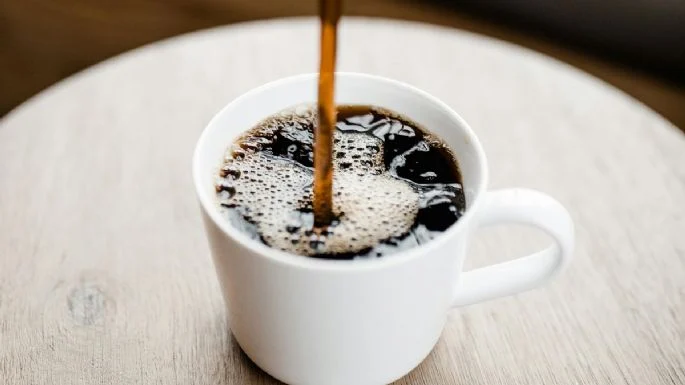 Estos son los efectos negativos de consumir café en ayunas y antes del primer alimento del día.