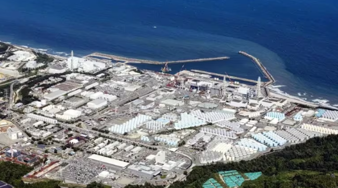 La central nuclear Fukushima reportó una fuga de 5.500 litros de agua radiactiva pero aseguró que no salió fuera de sus instalaciones.