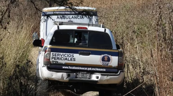 Sigue ola de violencia en México: Encuentran 11 cuerpos en una fosa clandestina en Tarímbaro, Michoacán.