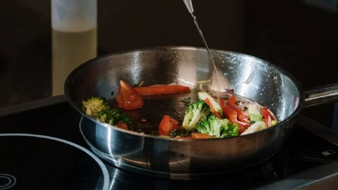 Esta es la cantidad máxima de aceite que debes usar para cocinar y que no afecte al colesterol.