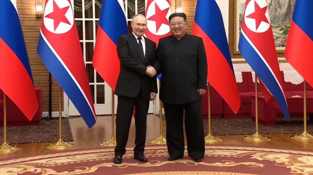 Kim Jong-un declaró su “pleno apoyo” a la invasión rusa a Ucrania en una cumbre que profundizó la alianza con Vladimir Putin.