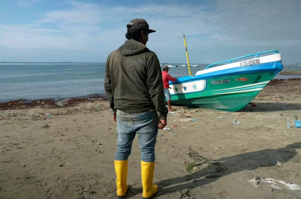 Los pescadores ecuatorianos condenados a trabajar bajo las amenazas de los narcos: “Si reclamas, te mueres”