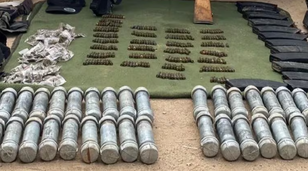 Armas, fentanilo y explosivos caseros decomisados; operativo militar golpea al narco en Sonora.