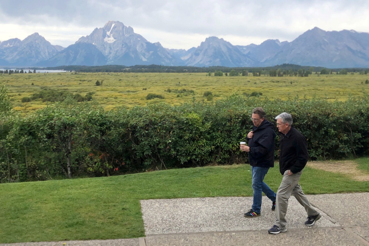 Banqueros centrales llegan a la cita en Jackson Hole.