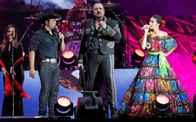 Pepe Aguilar revela las exigencias de Ángela en el camerino.