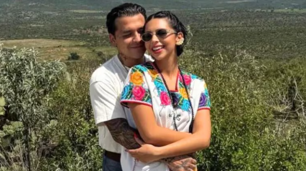 Ángela Aguilar presume románticas fotos con Christian Nodal de su viaje a Zacatecas.