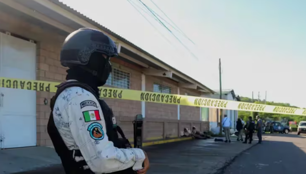 Sinaloa regresa a clases tras ola de violencia; escuelas optan por modalidad virtual.