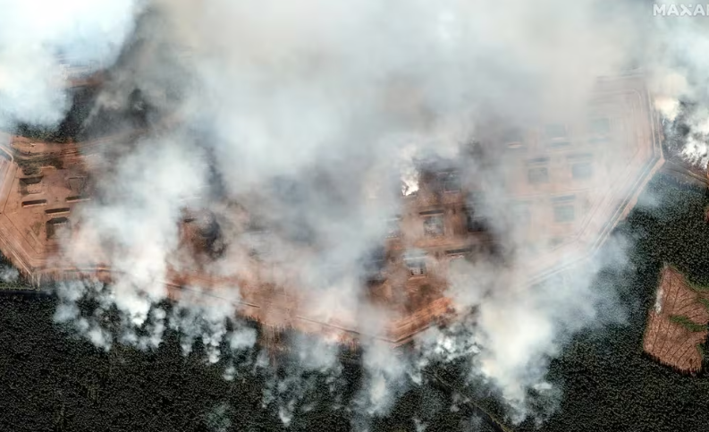 Las imágenes satelitales que muestran el arsenal ruso antes y después del masivo ataque ucraniano con drones.