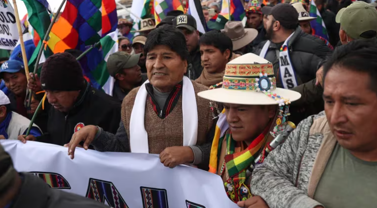 Crece la tensión en Bolivia ante el ingreso de la marcha de Evo Morales a La Paz tras siete días de caminata.