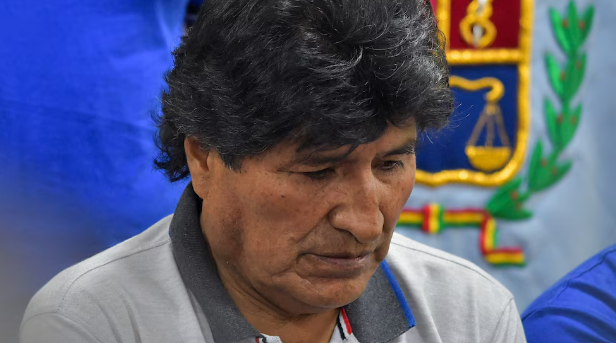 La Fiscalía de Bolivia ordenó activar una alerta migratoria contra Evo Morales y abrir una nueva investigación por corrupción.