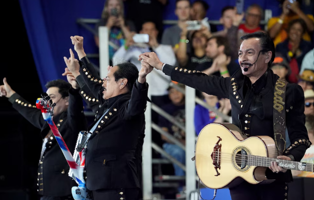 Los Tigres del Norte, Maná y JLo, los protagonistas de los mitines de Kamala Harris en Arizona y Nevada