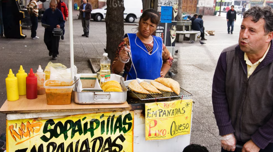 El Congreso chileno busca expulsar a los inmigrantes que hacen ruidos molestos o trabajan en el comercio ambulante