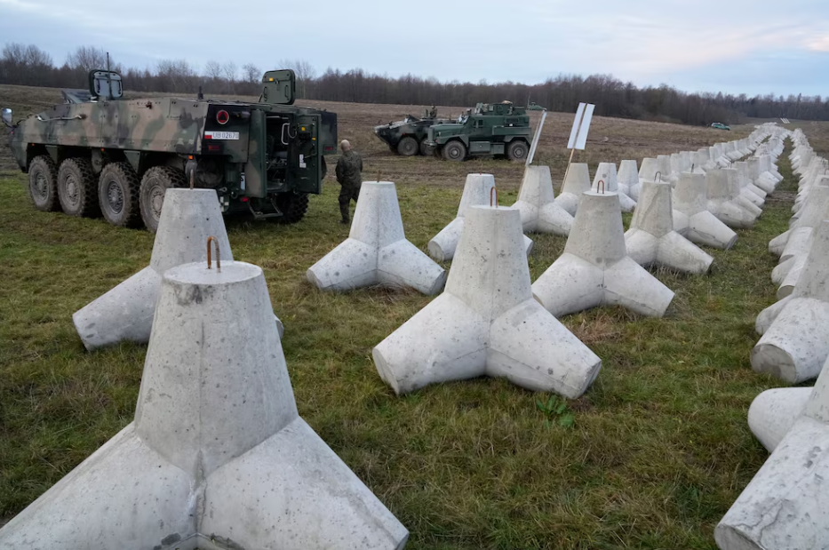 Polonia afirmó que el primer tramo del “Escudo del Este” en la frontera con Rusia está listo